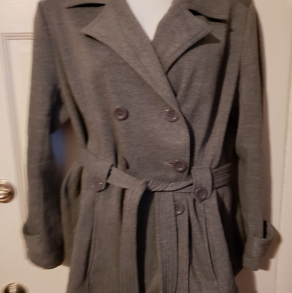 Grey sweatshirt peacoat